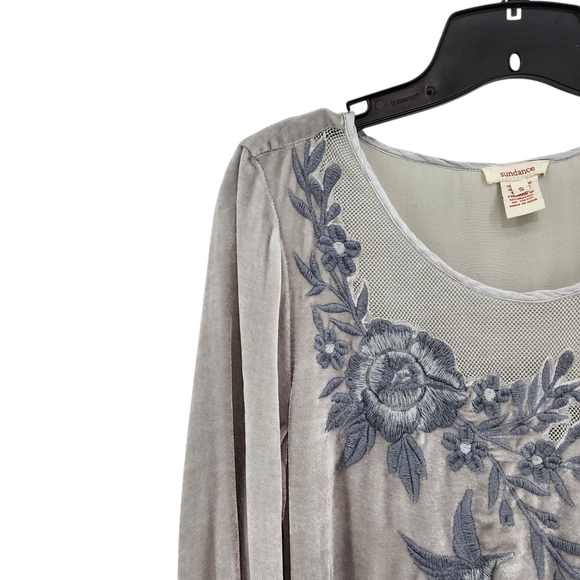 Sundance Women's Sylvana Velvet Embroidered Floral Half Sleeve Gray Top Sz S - Picture 2 of 7